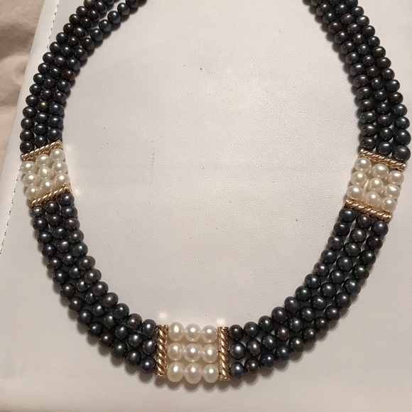 Jewelry - Multi strand black & white pearl 14kt choker